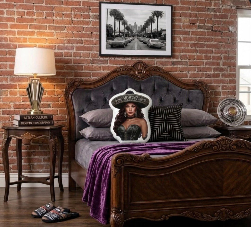 Charra-shaped pillow - MOB 247 Lifestyle